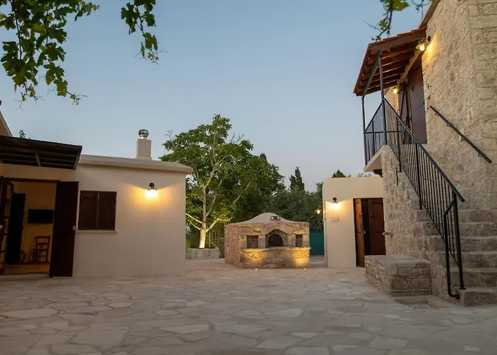 Aparthotel Droshia Traditional Homes, Coco-mat Full Experience 4*