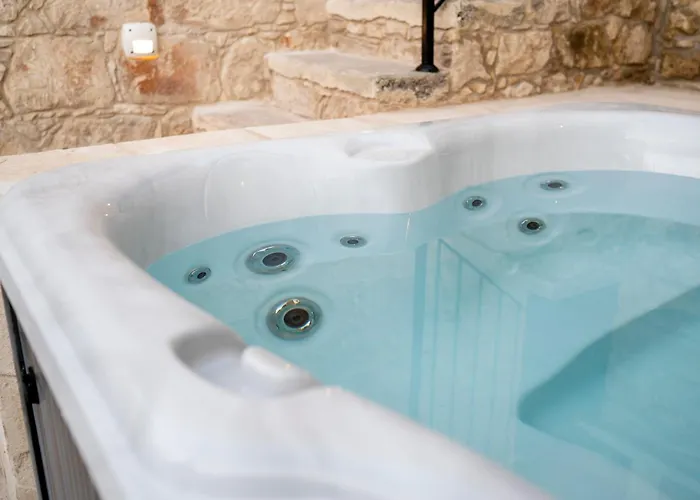 Droshia Traditional Homes, Coco-mat Full Experience